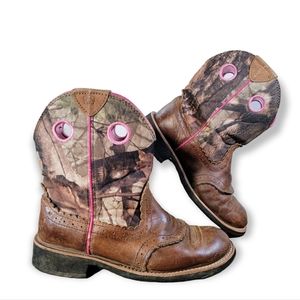 Ariat | 7.5 Fatbaby Pink and Camo Western Cowboy Distressed Work Boots